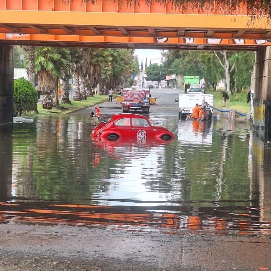 Fuertes Lluvias Afectan Vialidades, Hospitales y Negocios en SLP